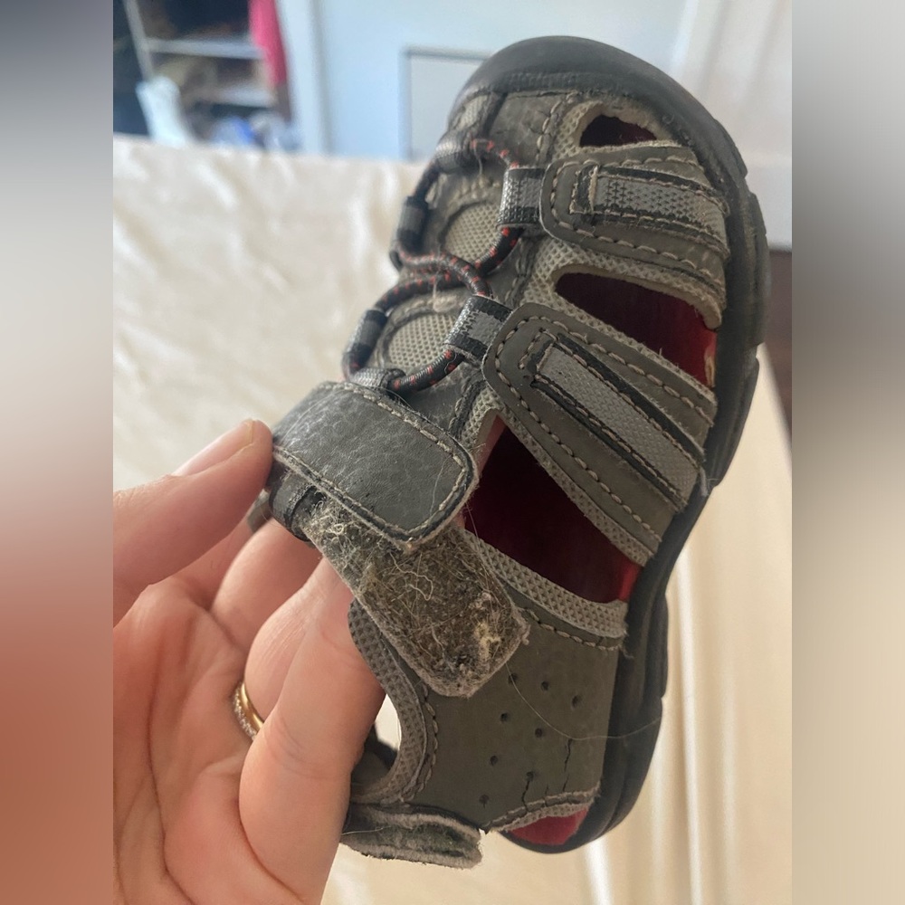 Toddler 6 Keens 6T water shoes